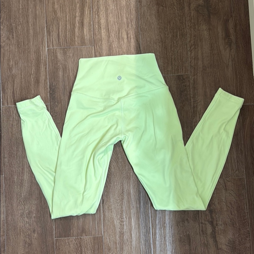 Lululemon Athletica faded zap size 4 align Leggings. No pilling, like new, 28”